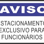 Estacionamento Exclusivo para Funcionários - adesivo-15-x-20-cm